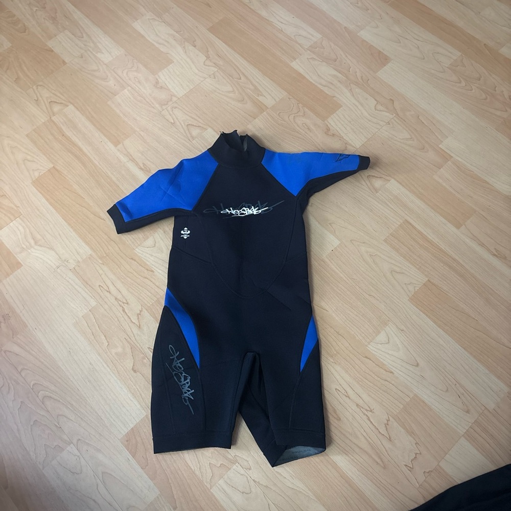 Blue and Black One Piece wet Suit with 3/4 Sleeves